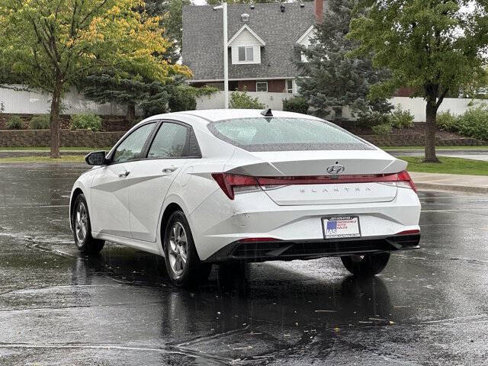 Used 2021 Hyundai Elantra SE image 7
