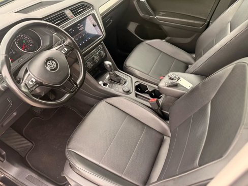 Used 2018 Volkswagen Tiguan SE image 17