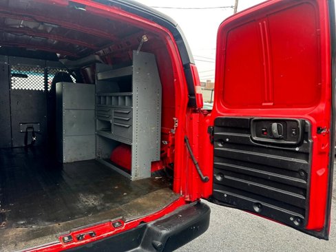 Used 2015 Chevrolet Express 2500 image 30