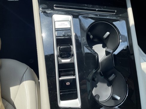 New 2025 Volkswagen Atlas SEL Premium R-Line image 19