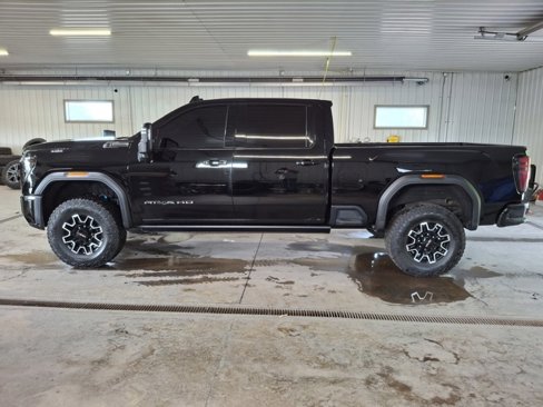 Used 2025 GMC Sierra 2500 AT4X image 35