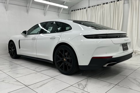 New 2024 Porsche Panamera 4 image 3