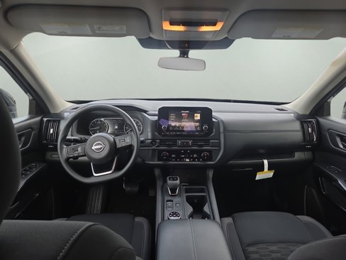 Used 2025 Nissan Pathfinder S image 26