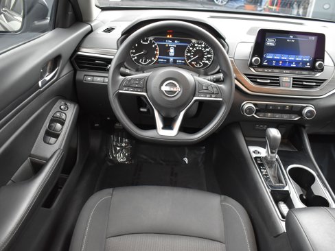 Used 2024 Nissan Altima 2.5 SV image 15