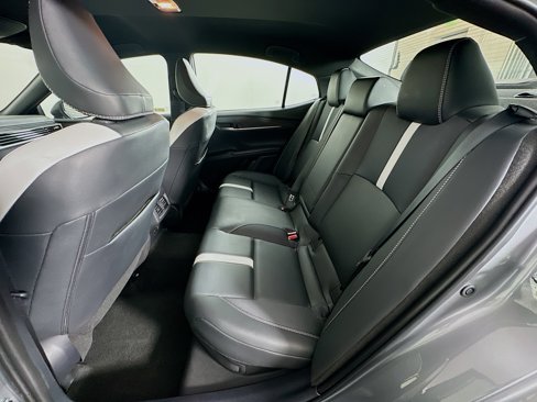 Used 2025 Toyota Camry SE image 29
