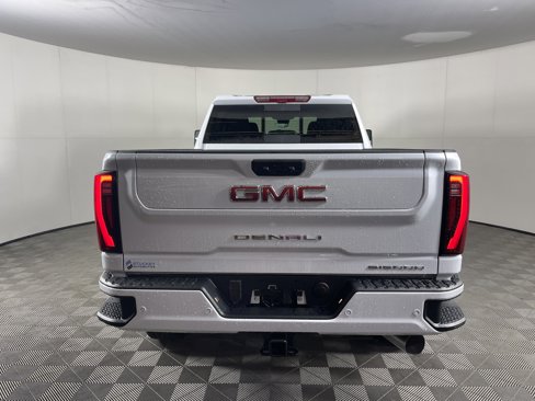 New 2026 GMC Sierra 2500 Denali w/ Denali Reserve Package image 4