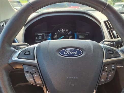 Used 2024 Ford Edge SEL image 16