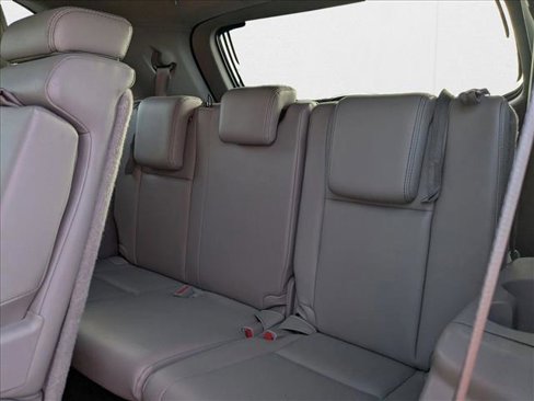 Used 2016 Toyota Highlander XLE image 18