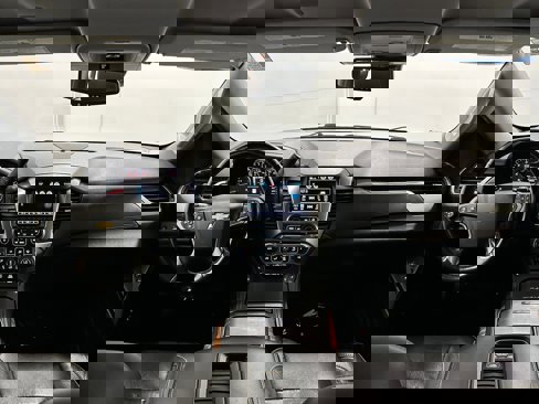 Used 2020 Chevrolet Suburban Premier image 14