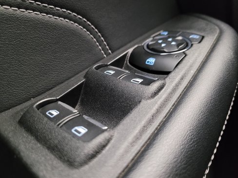 Used 2024 Ford Edge Titanium image 27