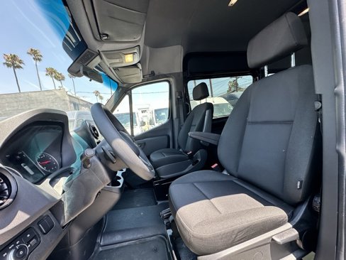 Used 2024 Mercedes-Benz Sprinter 2500 image 9