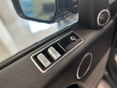Used 2020 Land Rover Range Rover Sport HSE image 25