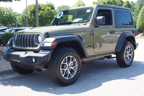 Used 2025 Jeep Wrangler Sport image 3