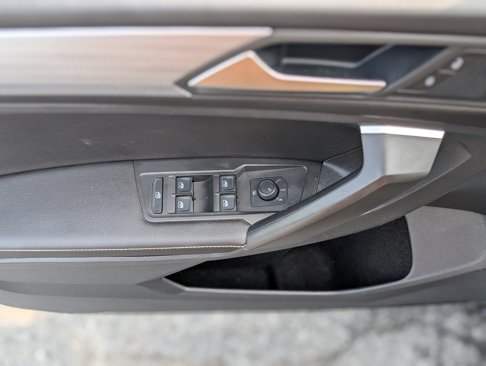 Used 2022 Volkswagen Tiguan S image 26