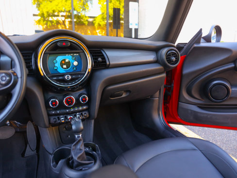 Used 2019 MINI Cooper 2-Door Hardtop image 25