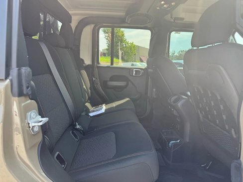 Used 2020 Jeep Gladiator Mojave image 3