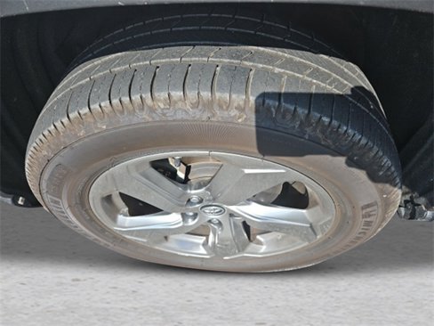 Used 2019 Toyota RAV4 Limited image 10