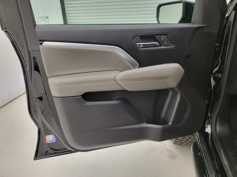 New 2025 Chevrolet Colorado ZR2 w/ Technology Package image 34