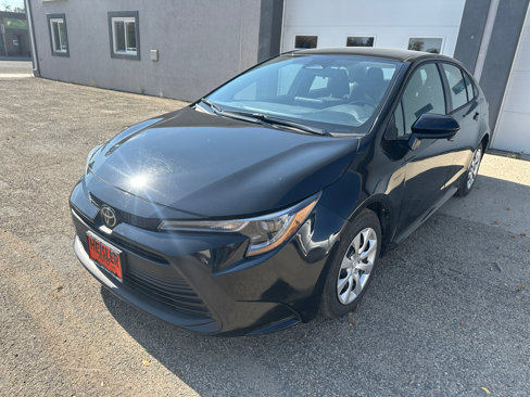 Used 2025 Toyota Corolla LE image 3