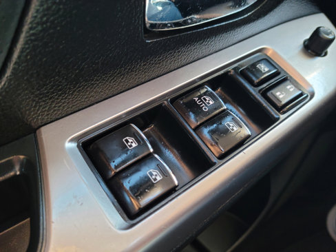 Used 2017 Subaru Crosstrek 2.0i Limited image 14