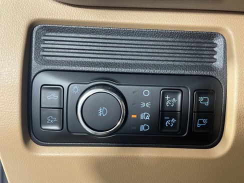 Used 2025 Ford F450 Lariat w/ FX4 Off-Road Package image 23