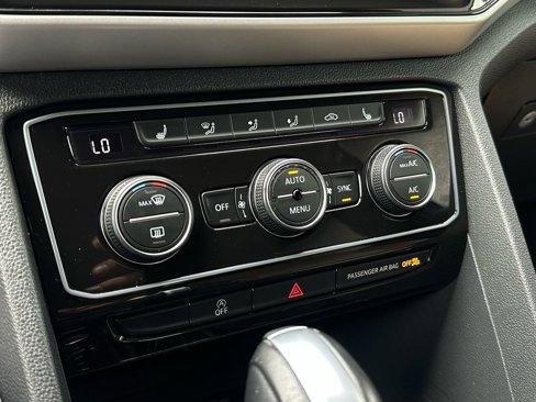 Used 2022 Volkswagen Atlas Cross Sport SE image 22
