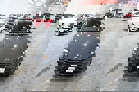 Used 2025 Toyota Camry LE image 3
