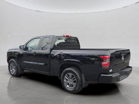 Used 2025 Nissan Frontier SV image 25