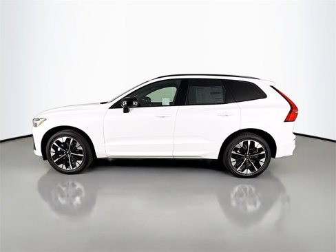New 2026 Volvo XC60 B5 Plus w/ Climate Package PRO image 4