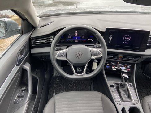 Used 2025 Volkswagen Jetta S image 8