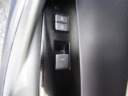 Used 2023 Toyota Corolla SE w/ SE Premium Package image 29