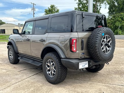 New 2025 Ford Bronco Badlands image 4