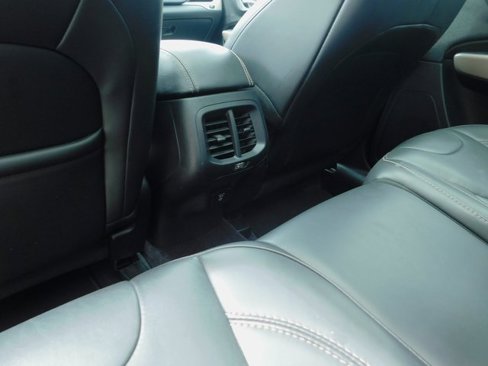 Used 2017 Jeep Cherokee Limited image 21