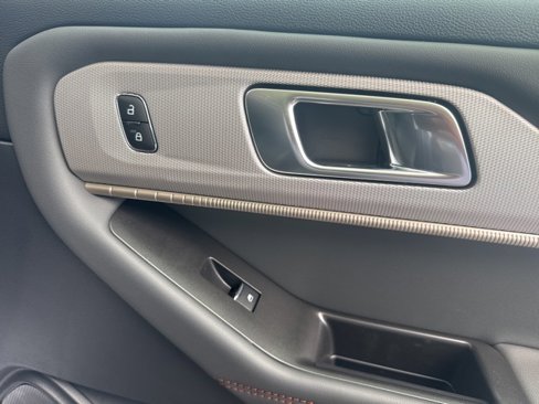 New 2025 Ford Explorer Active image 17