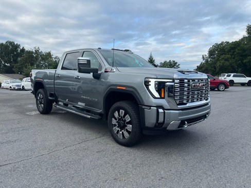 Used 2025 GMC Sierra 3500 Denali w/ Denali Reserve Package image 18
