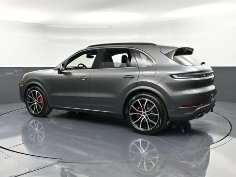 New 2025 Porsche Cayenne Turbo image 3