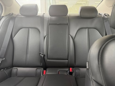 Used 2025 Genesis G70 2.5T image 38
