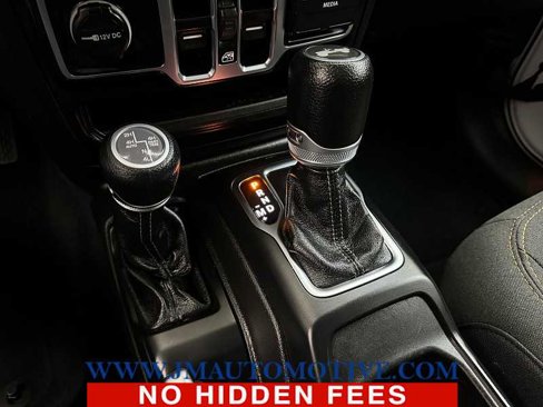 Used 2024 Jeep Wrangler Sport S image 30