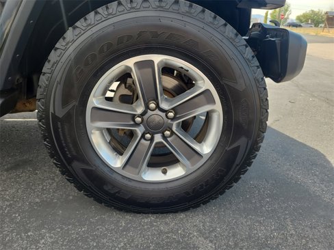 Used 2020 Jeep Wrangler Unlimited Sahara image 17