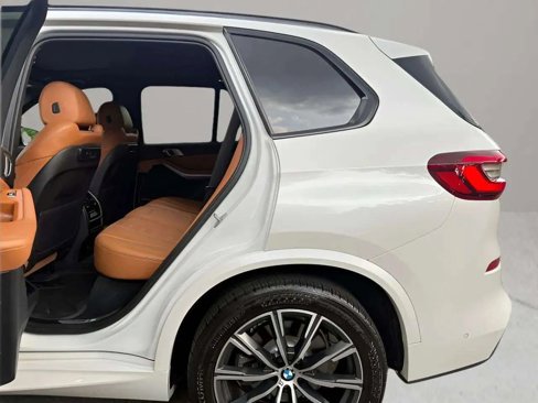 Used 2021 BMW X5 xDrive40i w/ M Sport Package image 22