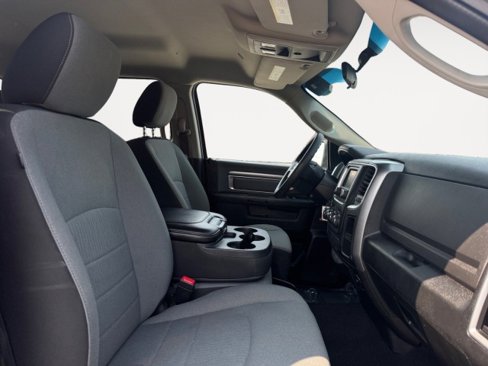 Used 2021 RAM 1500 Classic SLT image 10