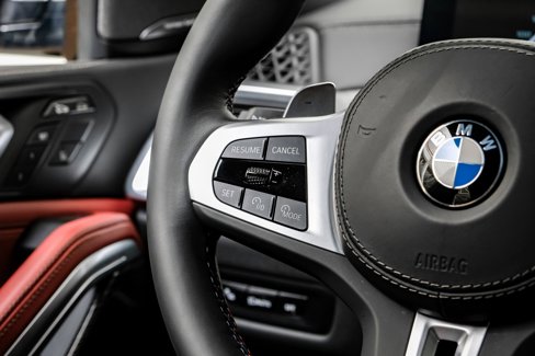 Used 2025 BMW X6 M60i w/ Executive Package image 21