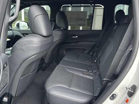 New 2025 Lexus LX 600 4WD w/ Luxury Package image 9
