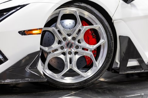 Used 2024 Lamborghini Revuelto image 15