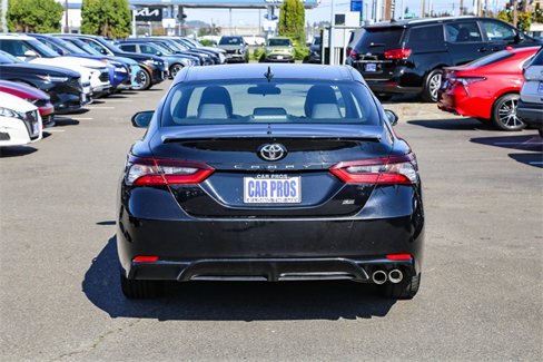 Used 2023 Toyota Camry SE image 8