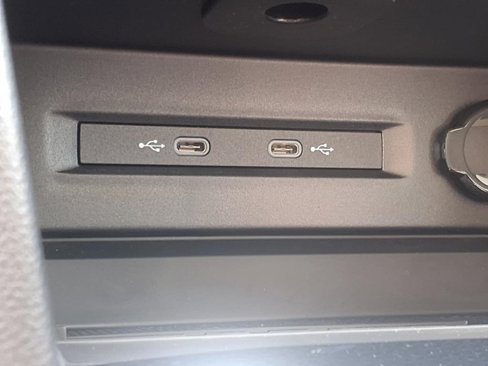 New 2025 Volkswagen Taos SEL image 12