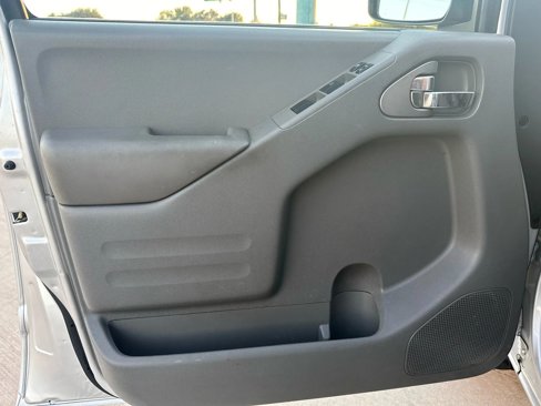 Used 2018 Nissan Frontier SV image 29