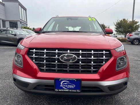 Used 2023 Hyundai Venue SEL image 2