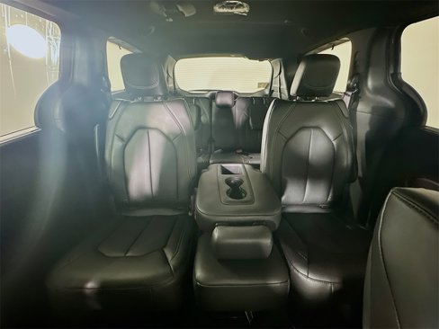 New 2025 Chrysler Pacifica Select image 10