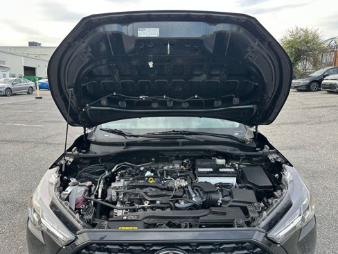 Used 2025 Toyota Corolla Cross LE image 31
